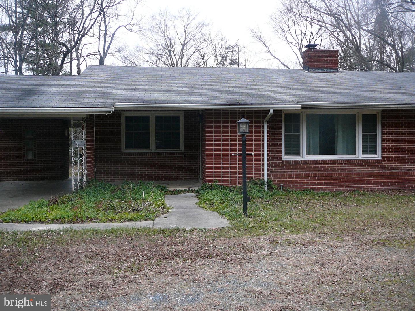 6088 Fredericksburg Turnpike, Woodford