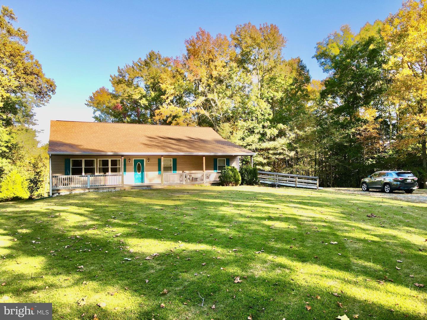 1148 Glebe Landing Road, Center Cross