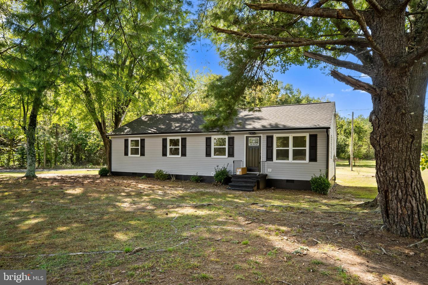 10558 Tidewater Trail, Champlain