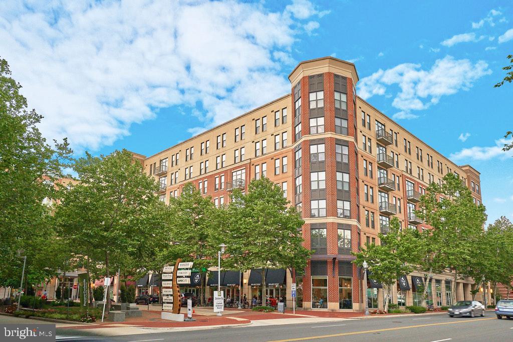 444 W Broad Street #409, Falls Church