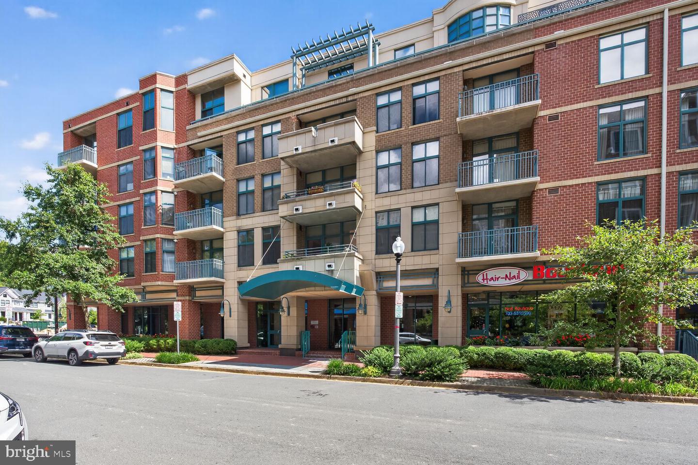 502 W Broad Street #501, Falls Church