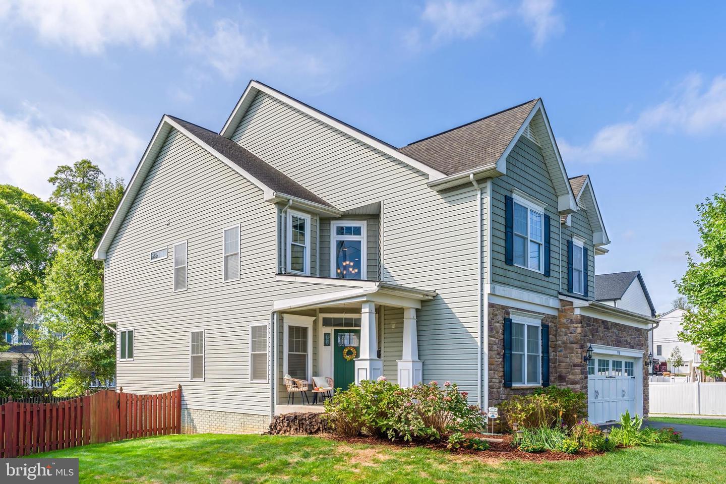 998 Railroad Avenue, Falls Church