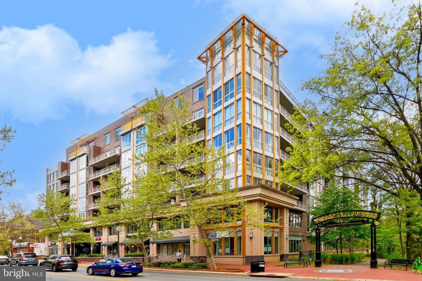 513 W Broad Street #711, Falls Church
