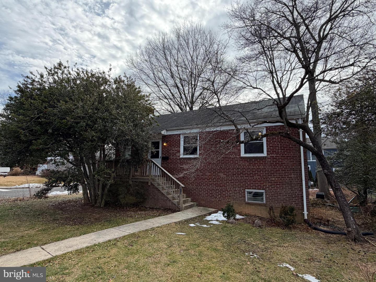 512 N West Street, Falls Church