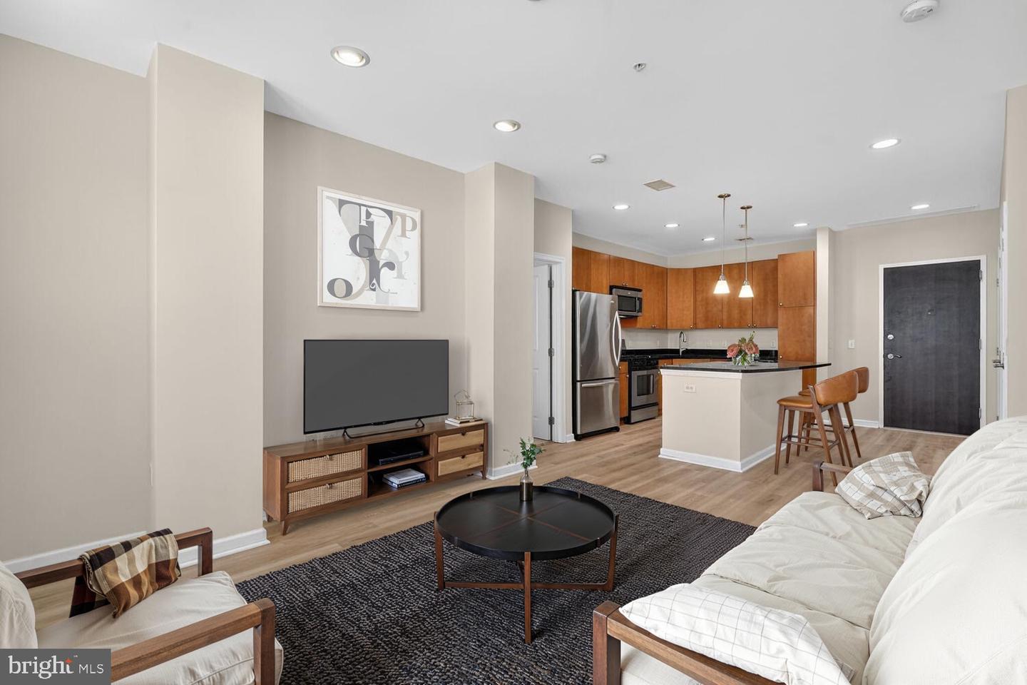 444 W Broad Street W #204