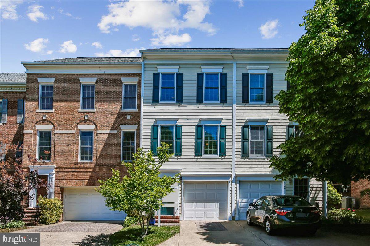 124 Rolling Trace, Falls Church