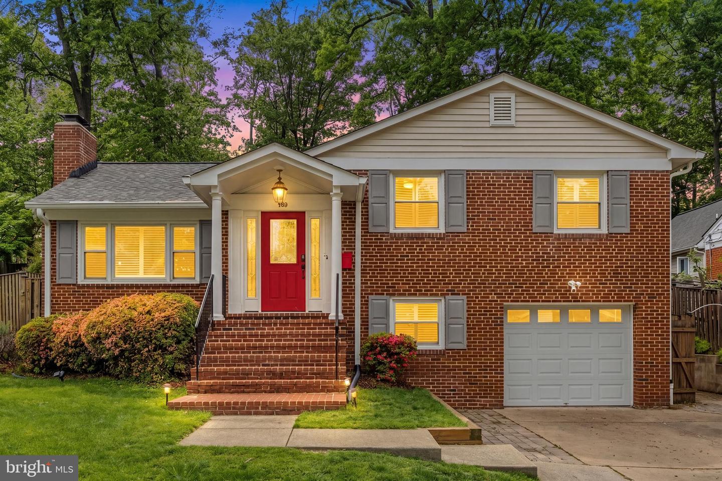 968 N Rochester Street, Arlington