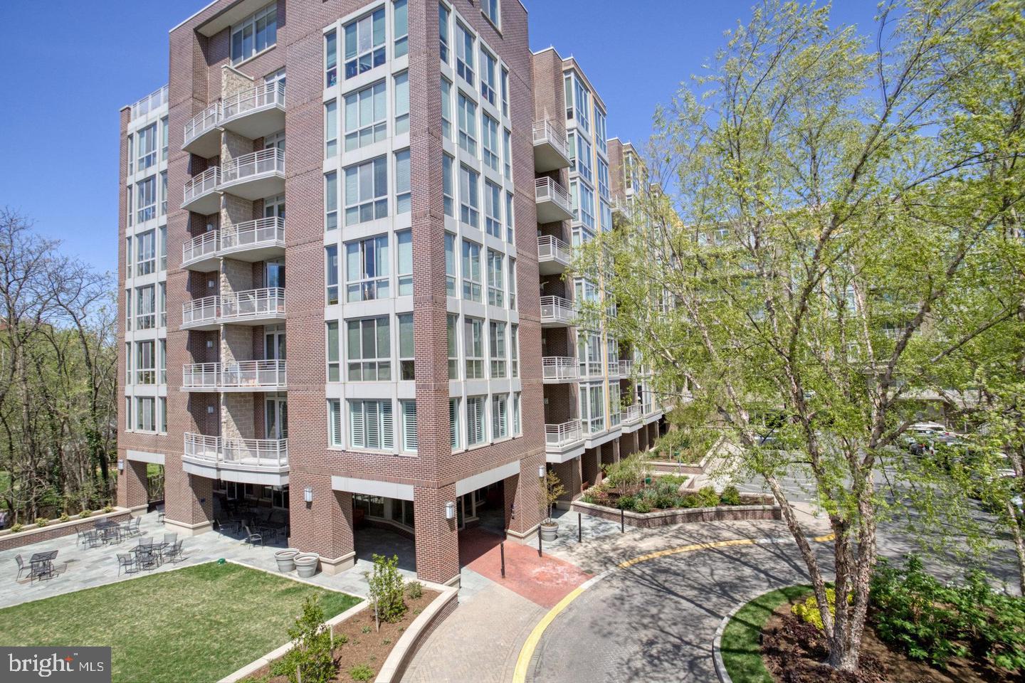 513 W Broad Street #205