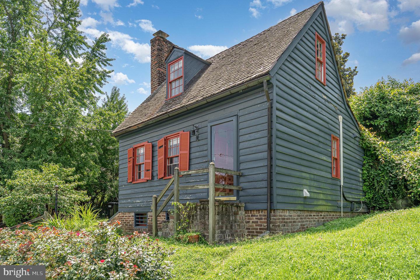 210 Sophia Street, Fredericksburg