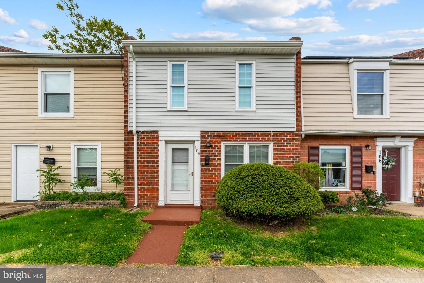 104 Hickok Circle