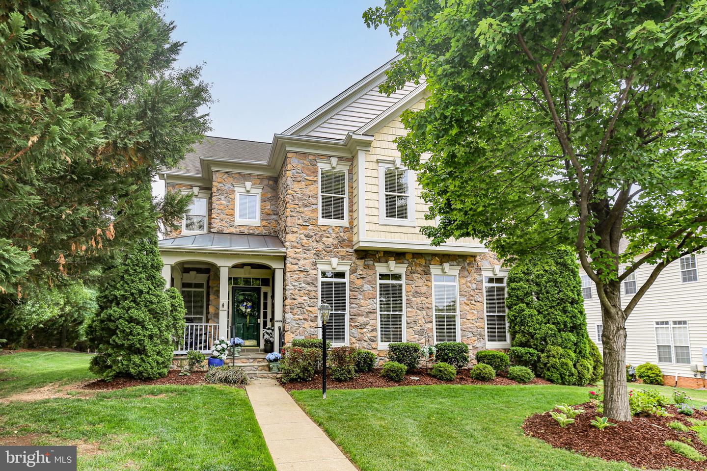 1002 W Kensington Circle