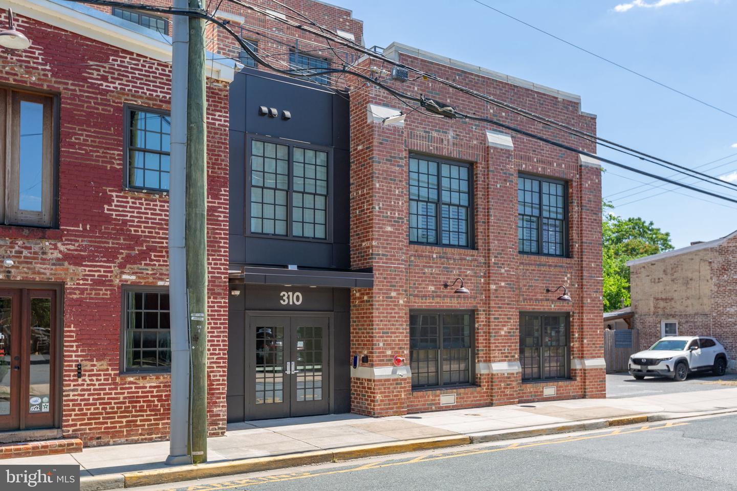 310 Frederick Street #403