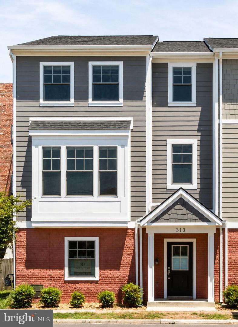 313 Charles Street