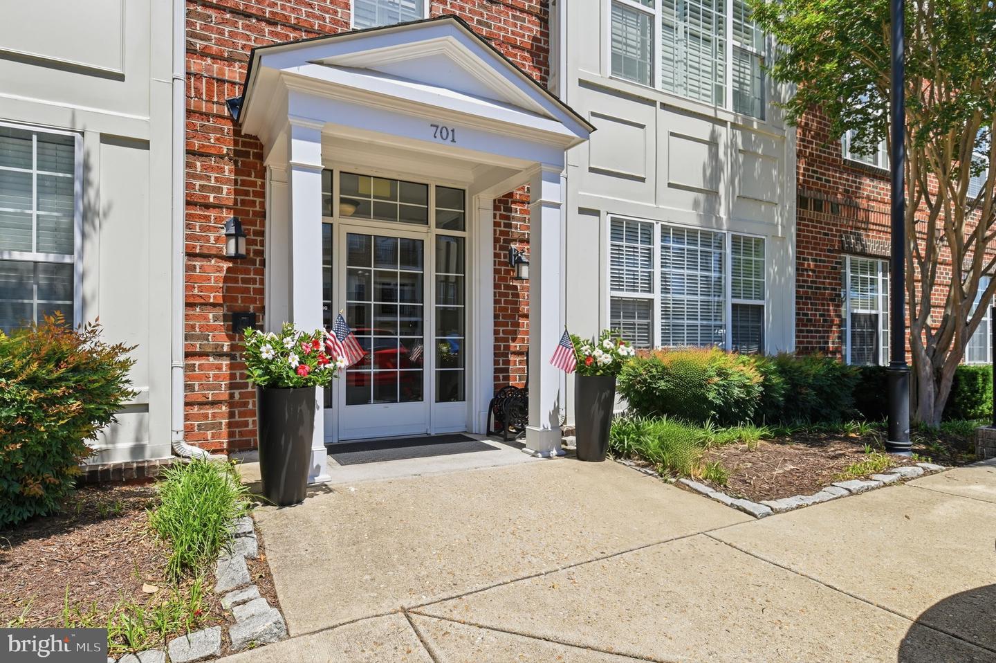 701 Cobblestone Boulevard #308