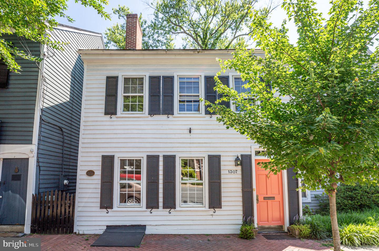 1307 Caroline Street