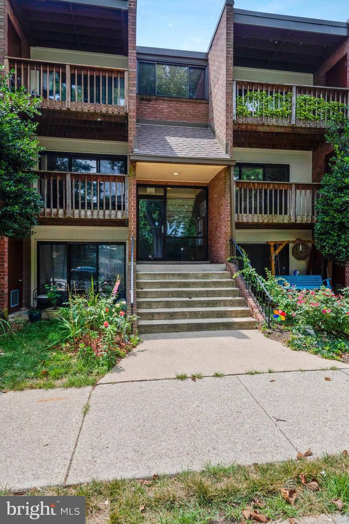 10721 West Drive #204, Fairfax