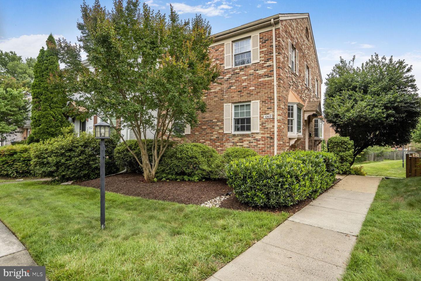 10419 Courthouse Drive, Fairfax