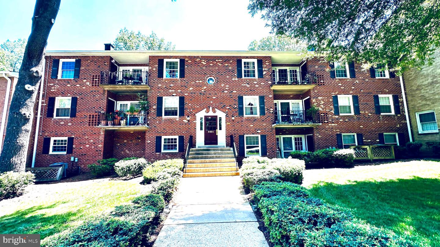 3931 Lyndhurst Drive #303, Fairfax