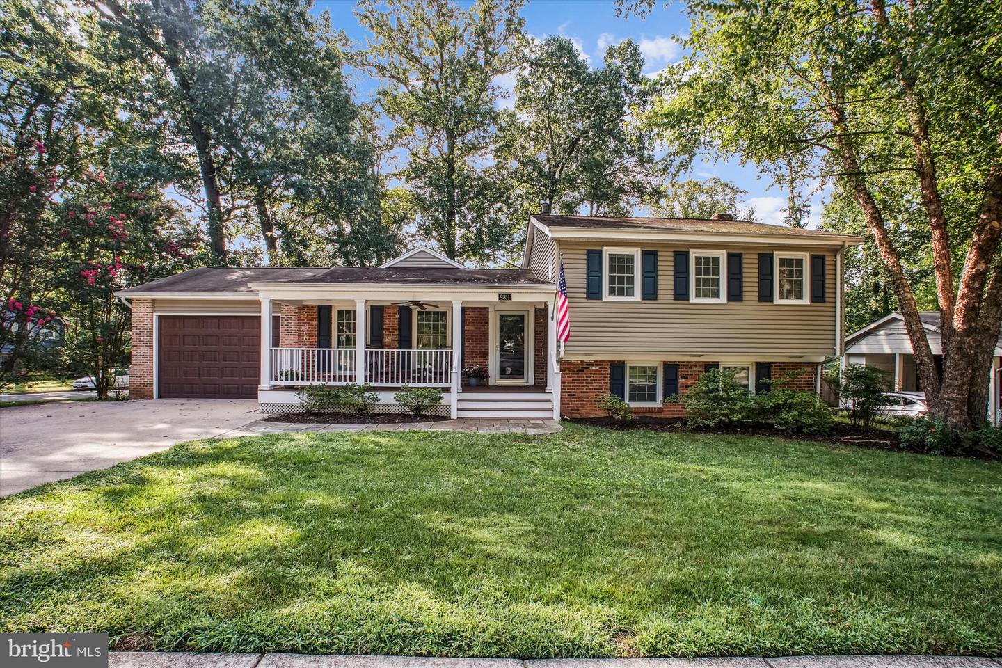 9811 Hampton Lane, Fairfax
