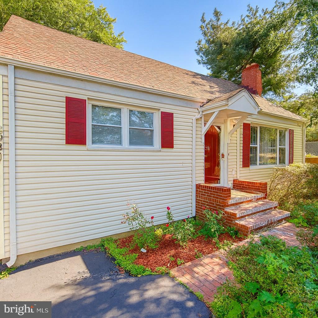 3931 Tedrich Boulevard, Fairfax