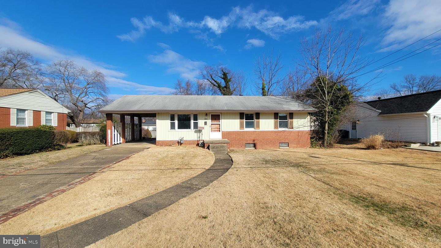 10914 Woodhaven Drive, Fairfax