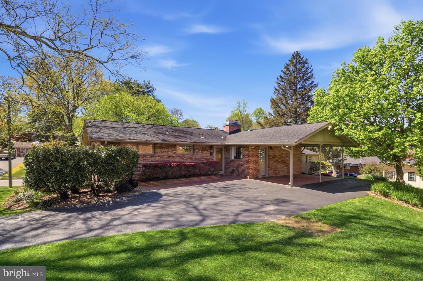 9924 Pinehurst Avenue, Fairfax