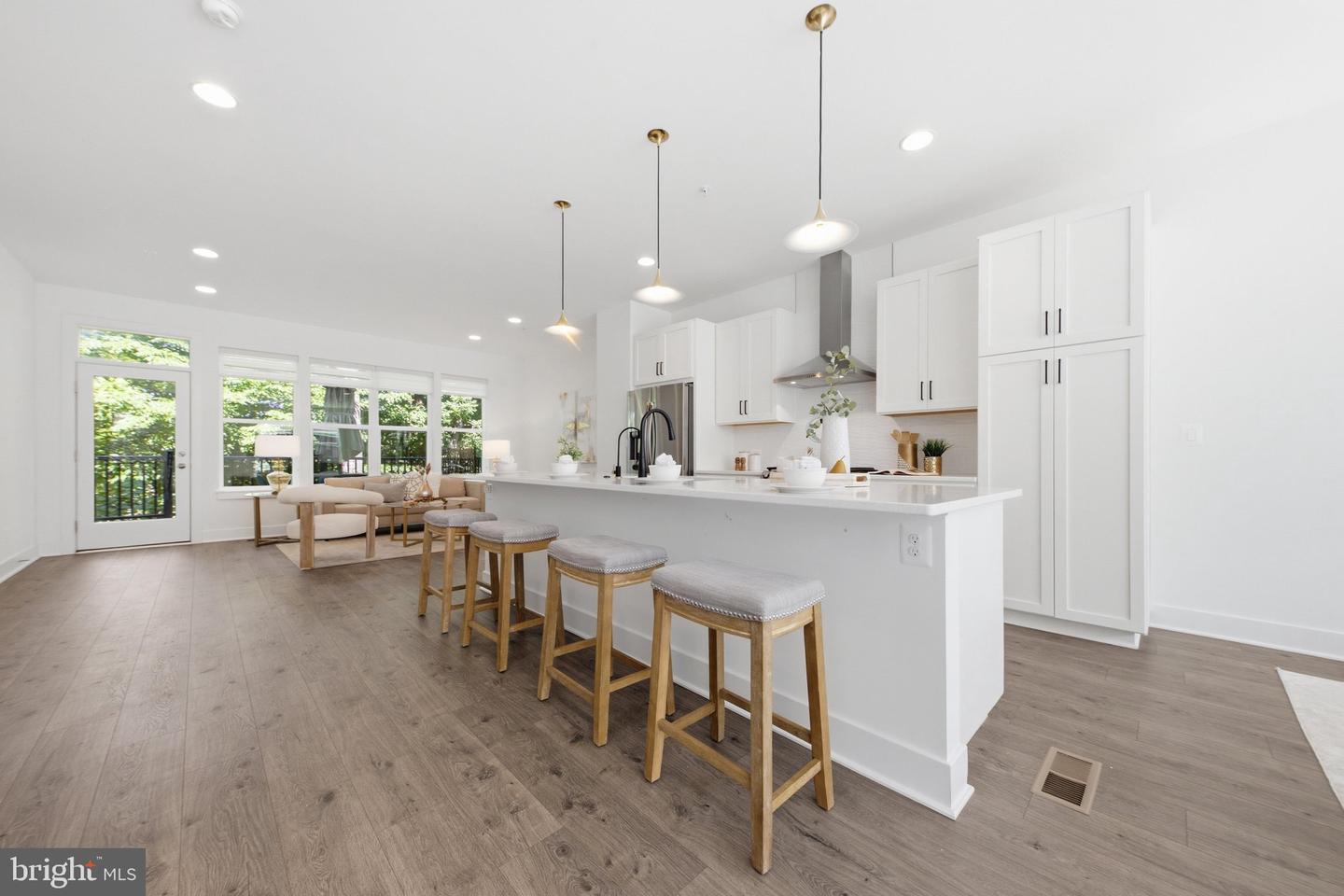 3544 Sutton Heights Circle
