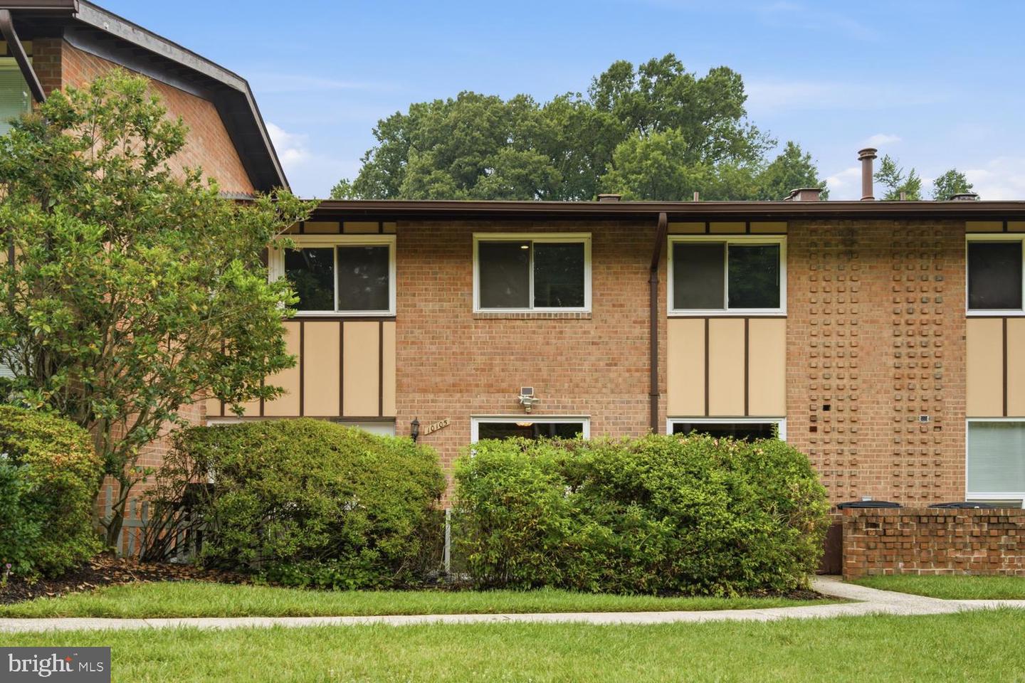 10105 Fair Woods