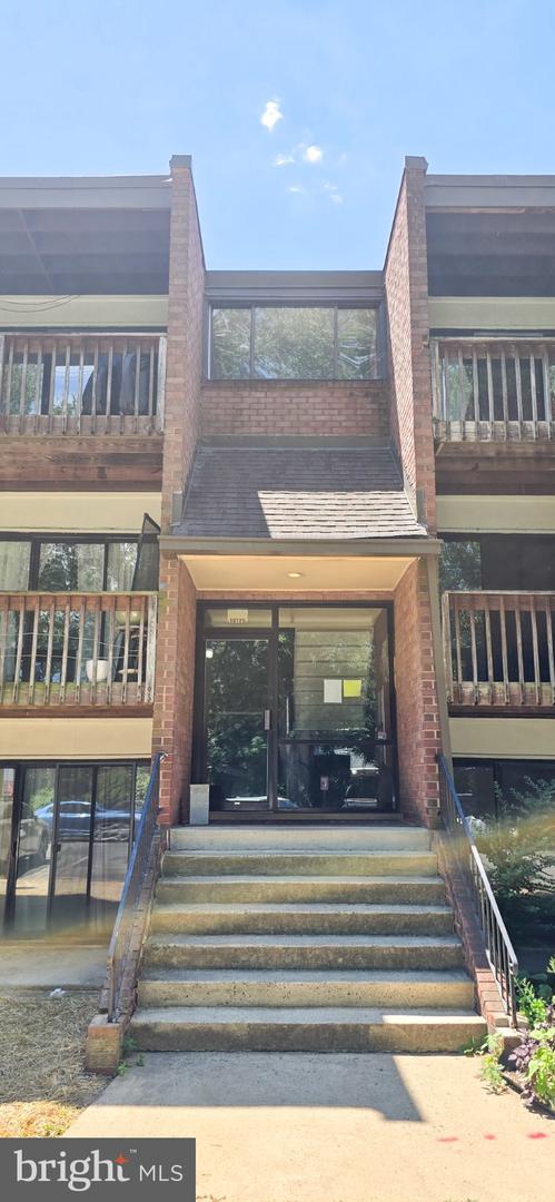 10725 West Drive #104