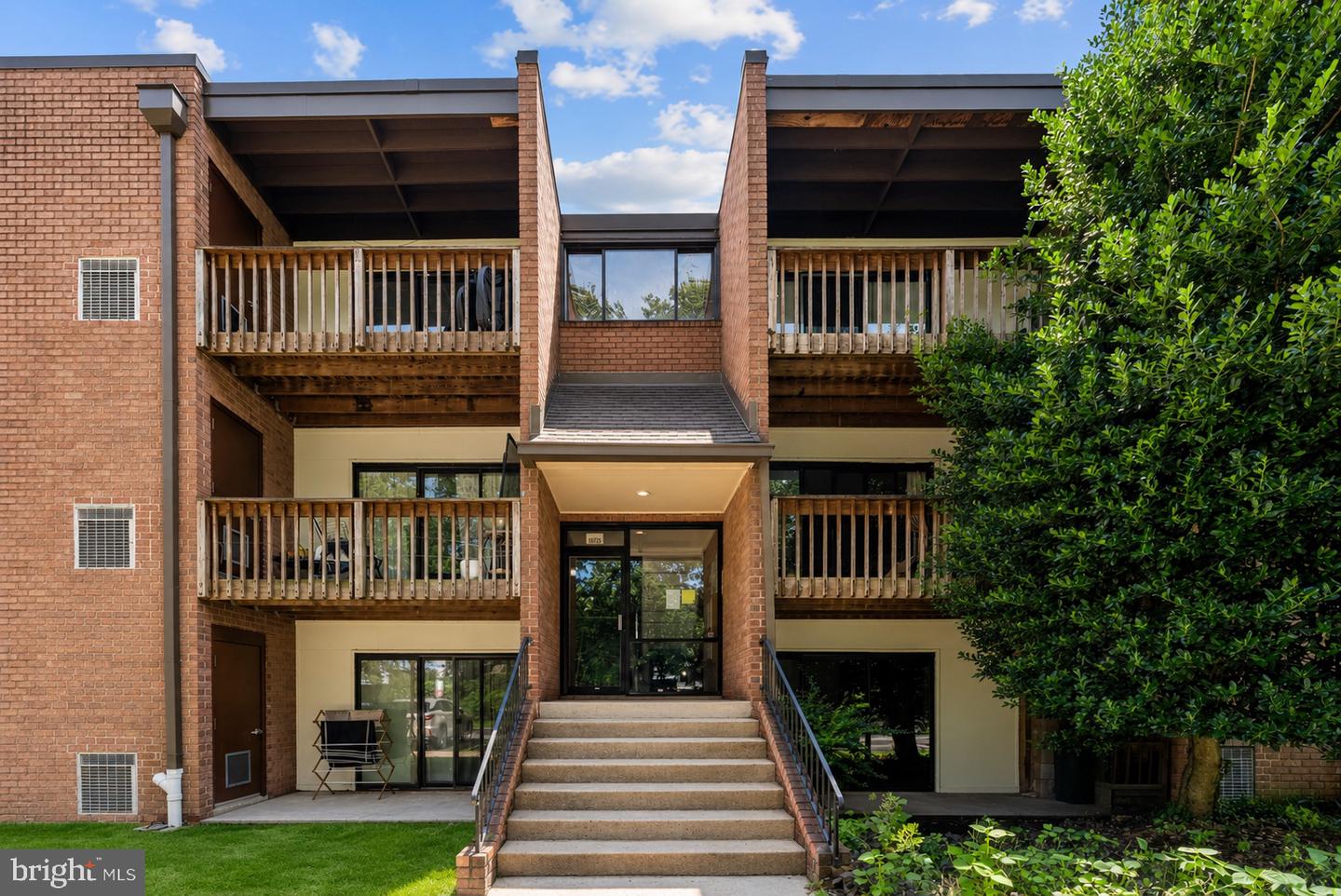 10725 W West Drive #203