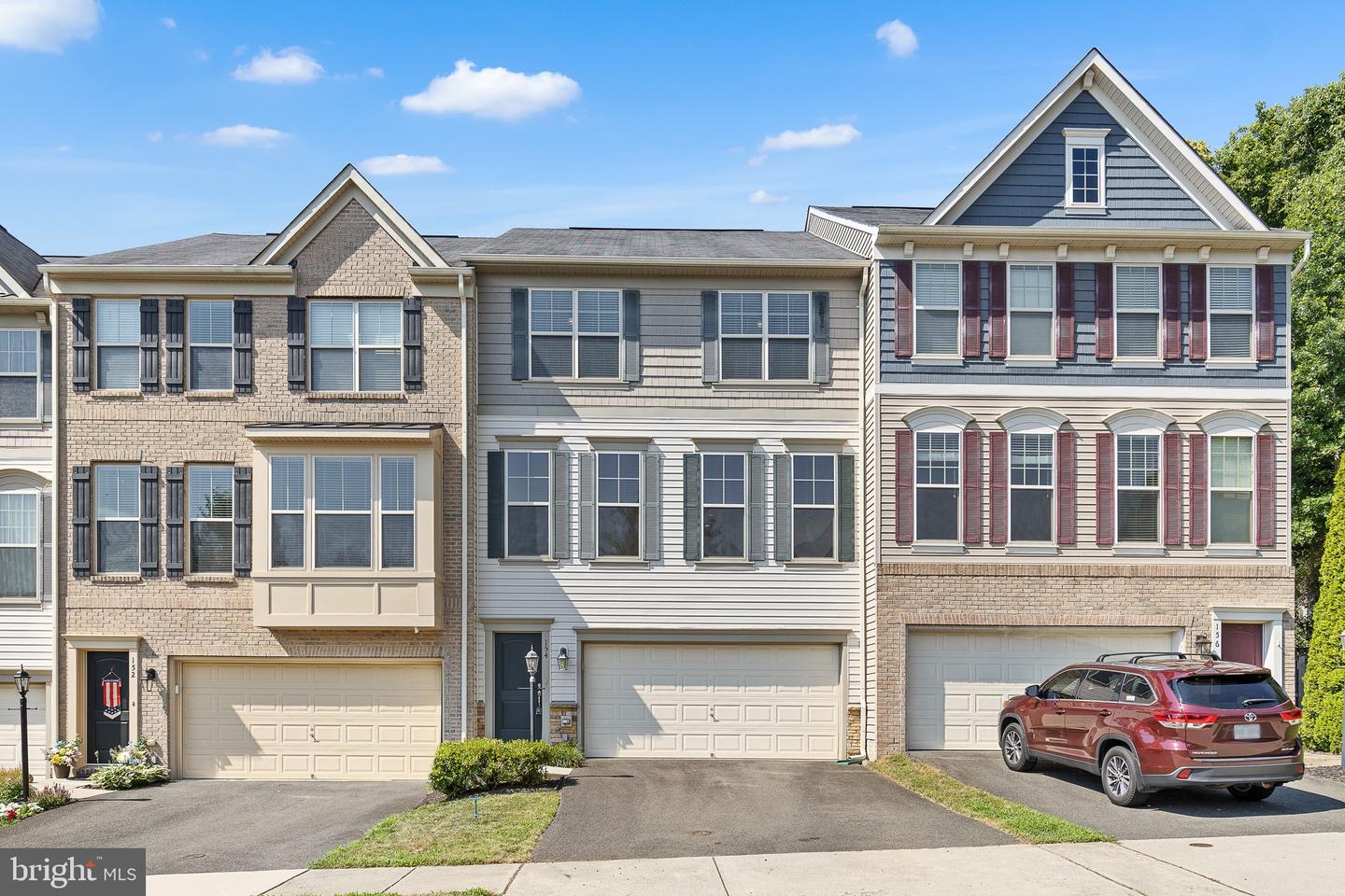 154 Cambridge Way, Warrenton