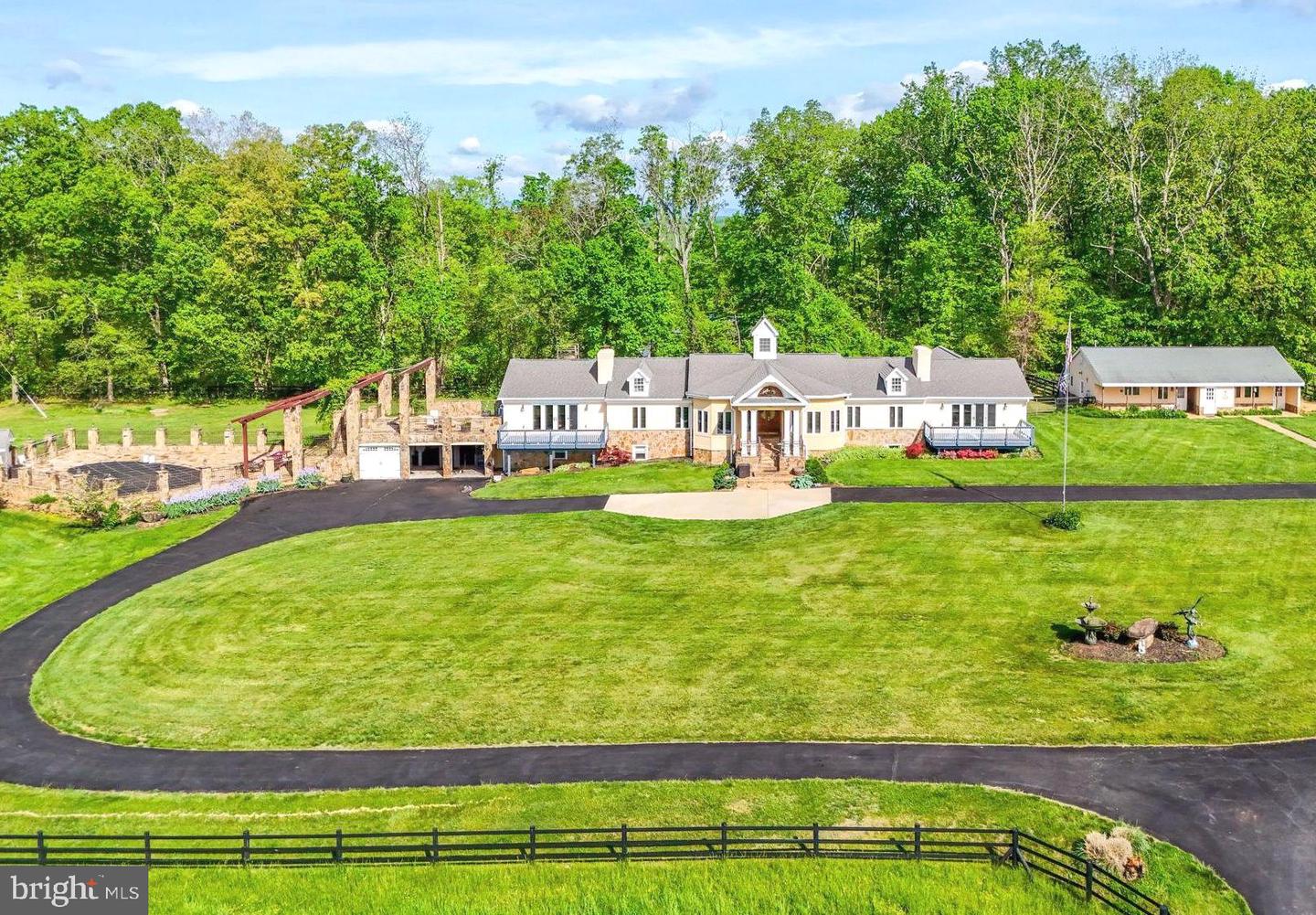 8511 Leeds Manor Road, Warrenton