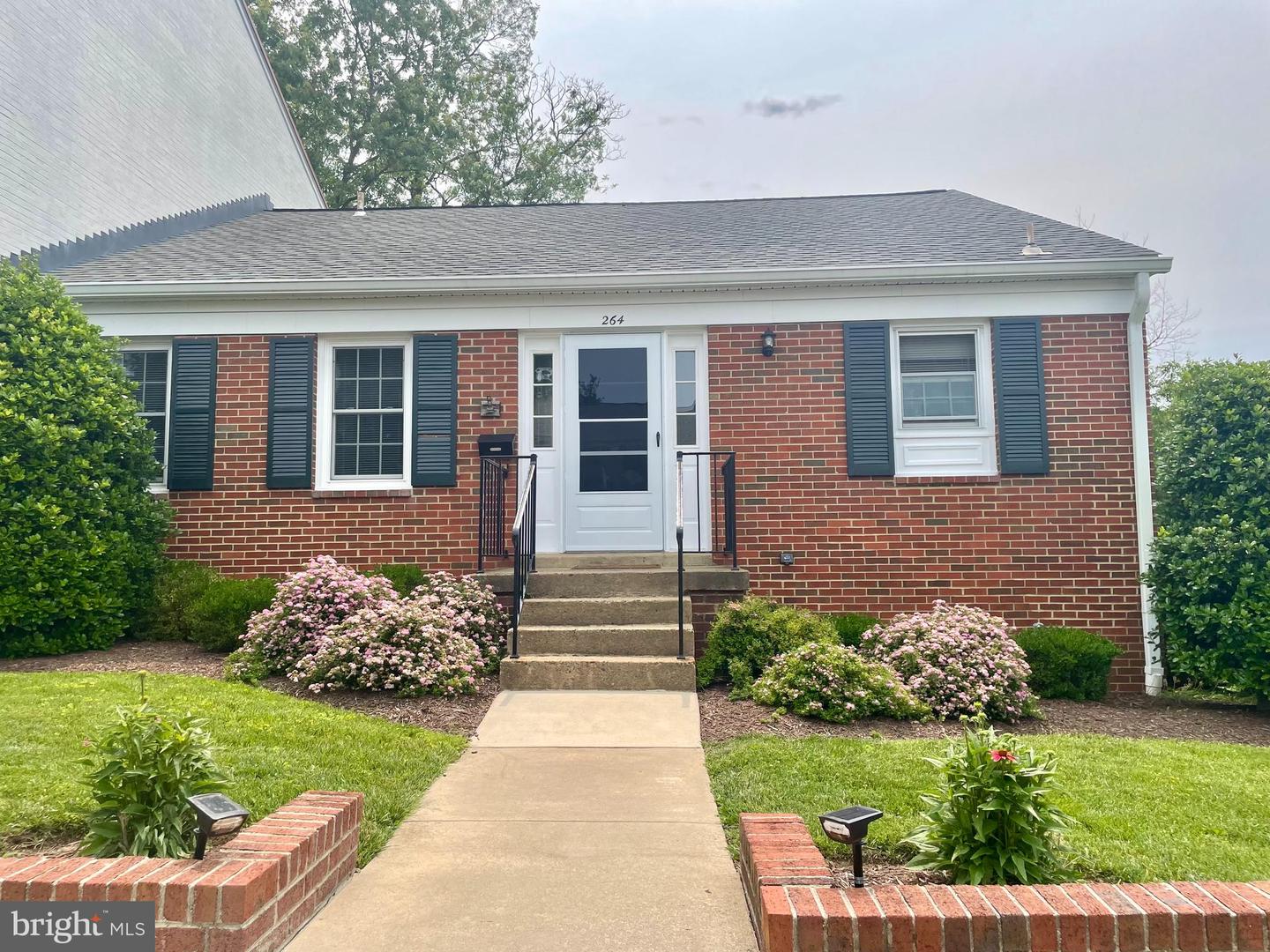264 Fairfield Drive, Warrenton