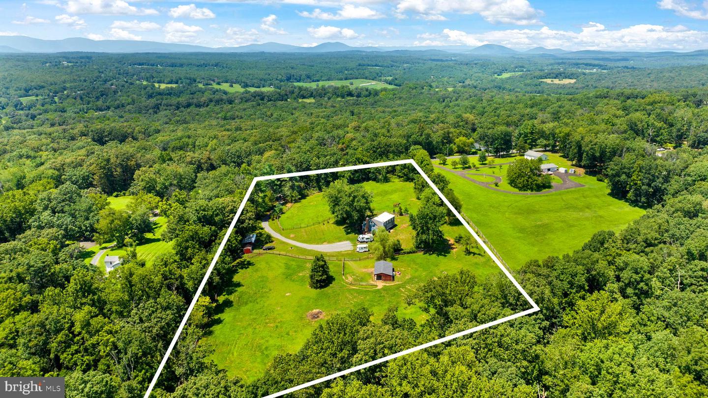 9467 Old Waterloo Road, Warrenton