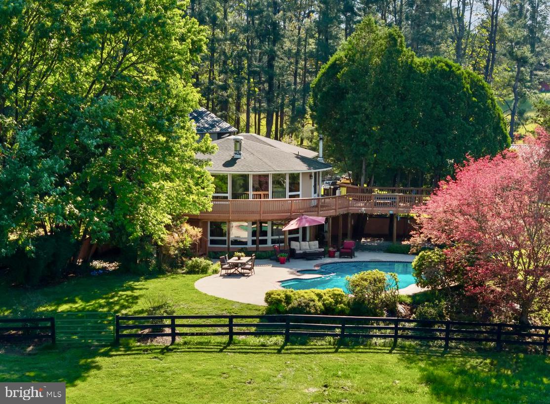 10803 Crest Hill Road