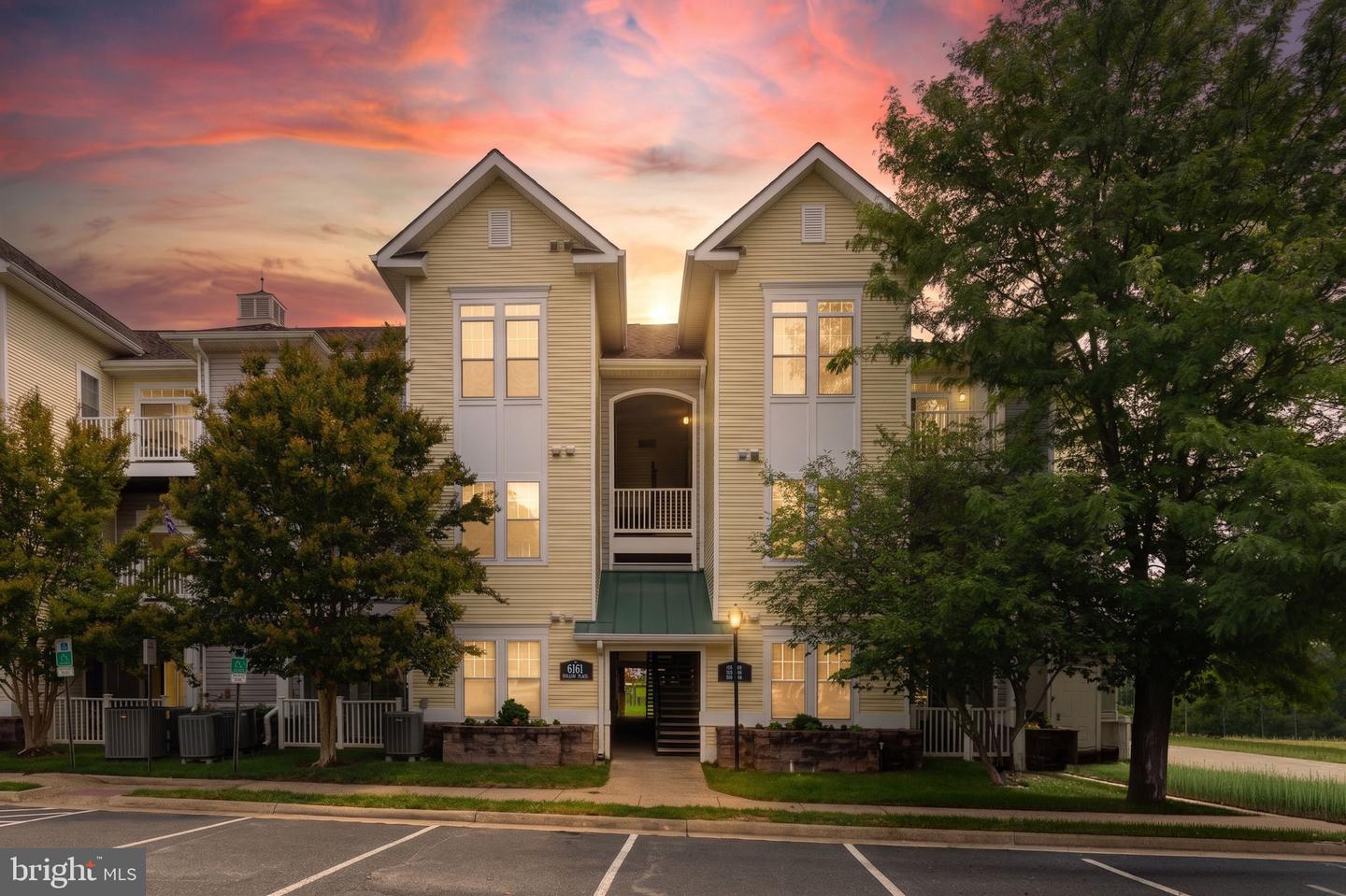 6161 Willow Place #207