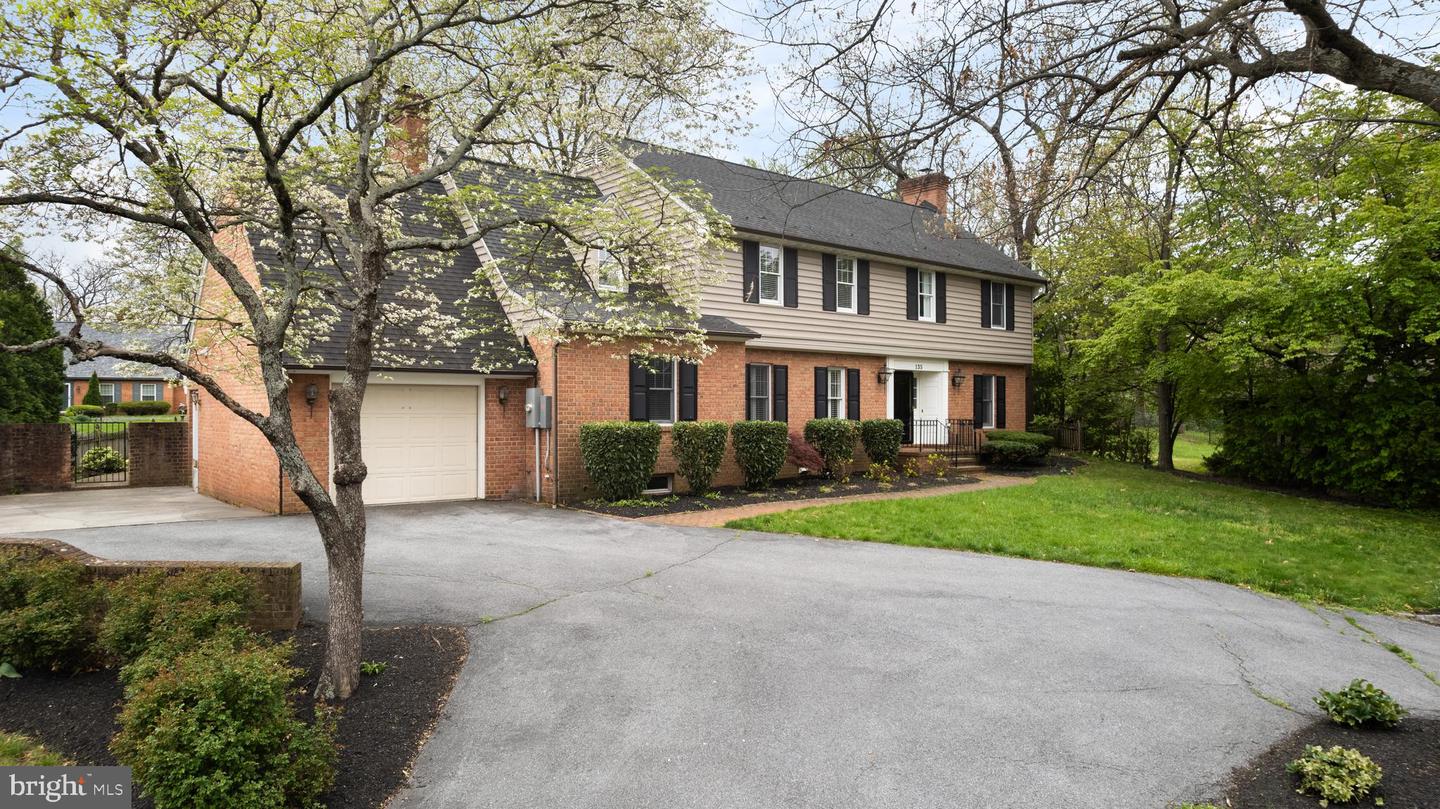 135 Oak Ridge Lane, Winchester
