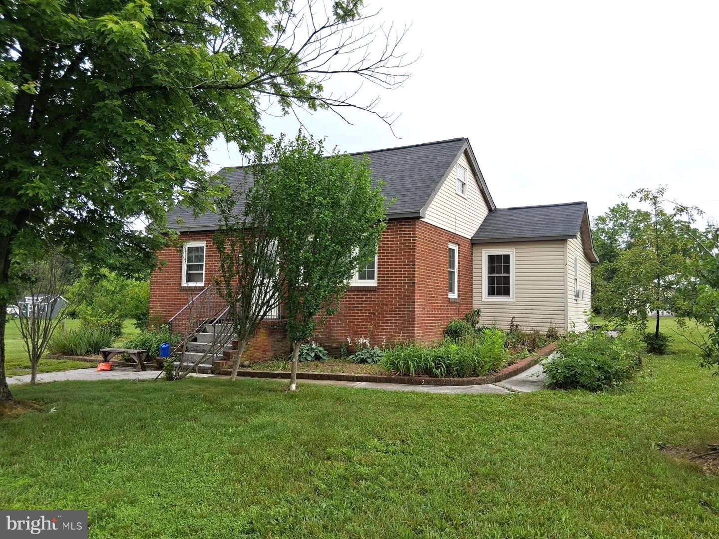 1597 Fairfax Pike, Stephens City
