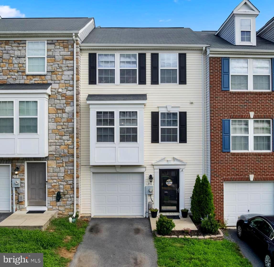 216 Monticello Square, Winchester