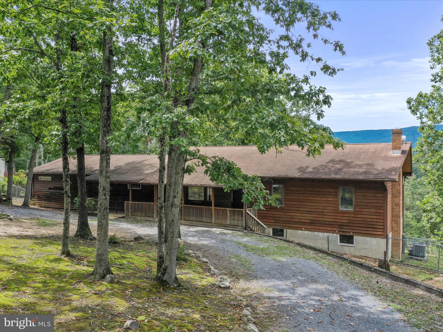 3782 Wardensville Grade, Winchester