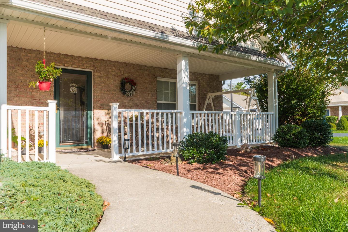 221 Crestwood Lane, Winchester