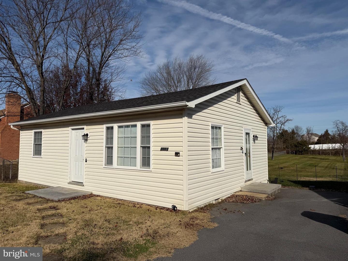 2003 Senseny Road, Winchester