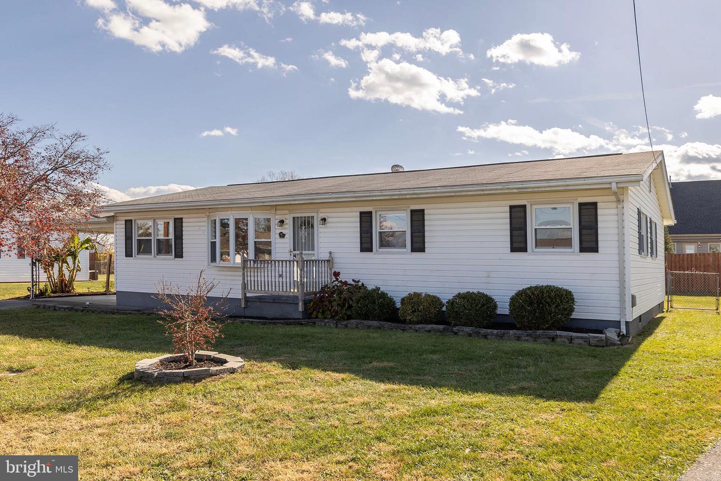 126 Plainfield Drive, Winchester