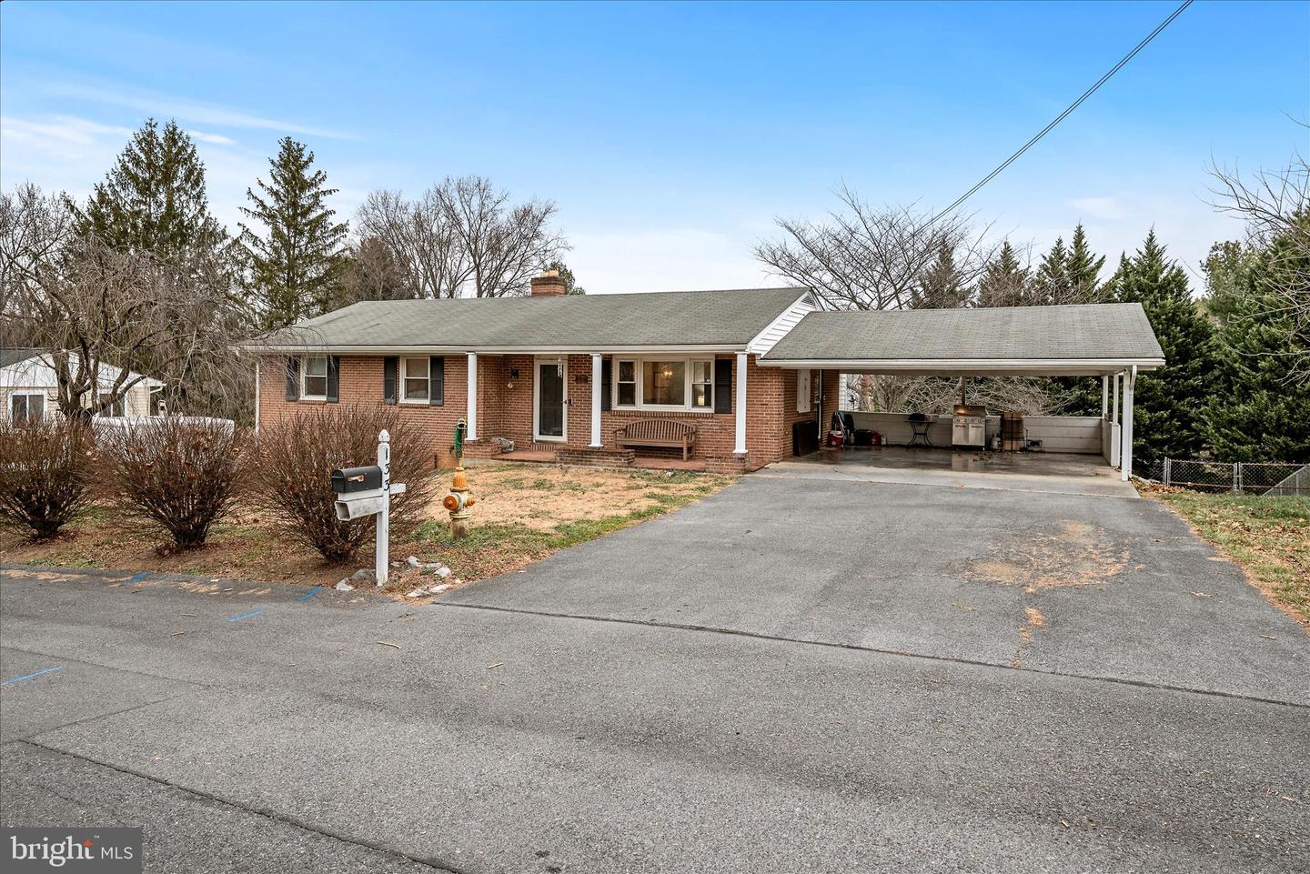 133 Meade Drive, Winchester