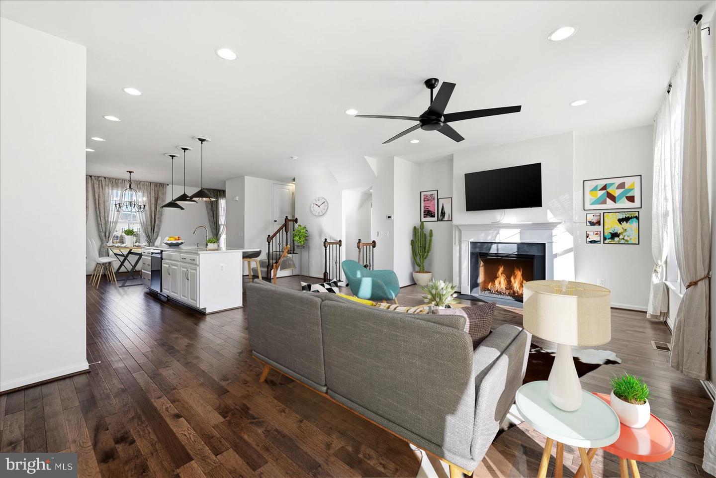 156 Solara Drive, Winchester