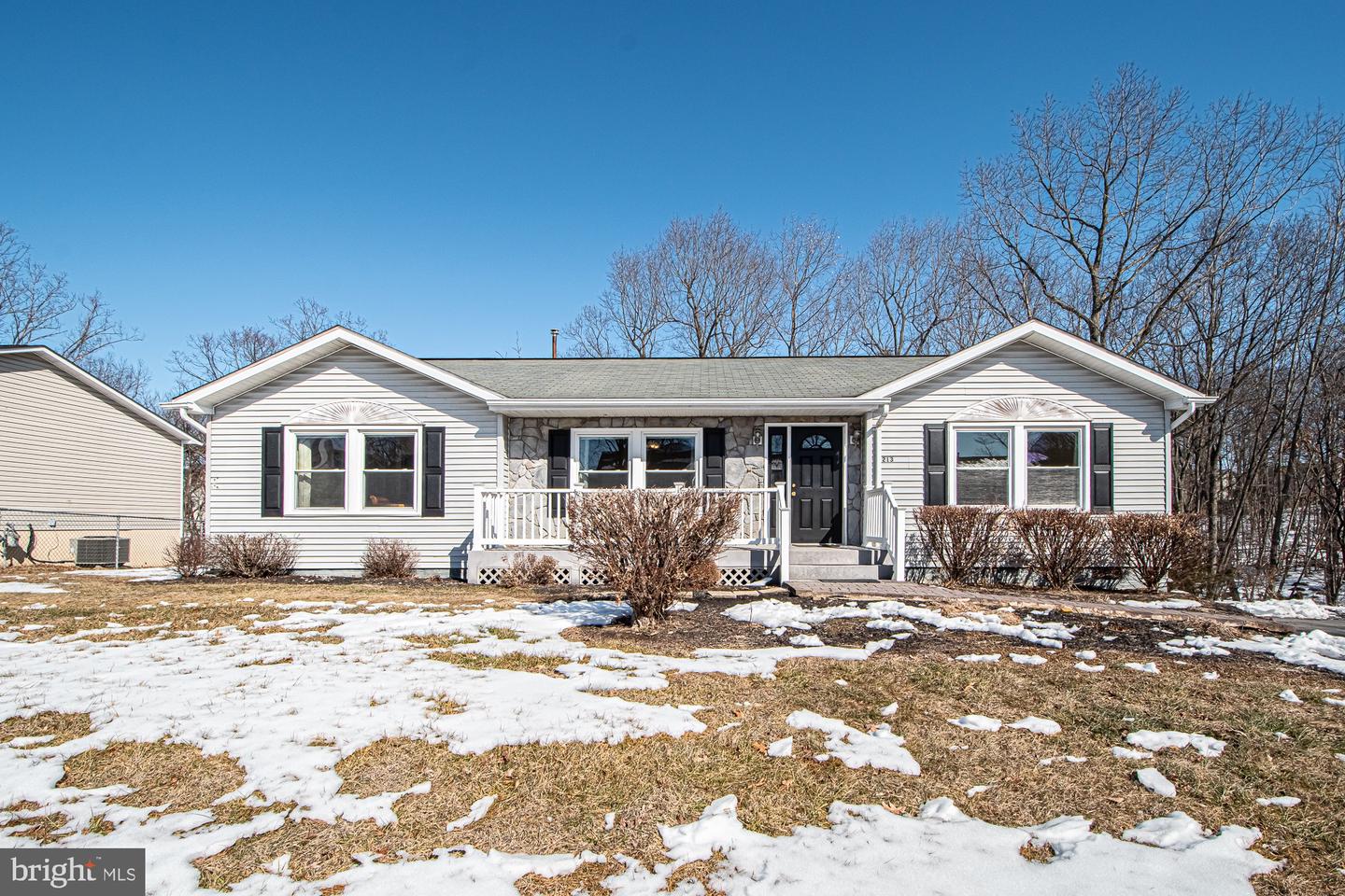 213 Woodrow Road, Winchester