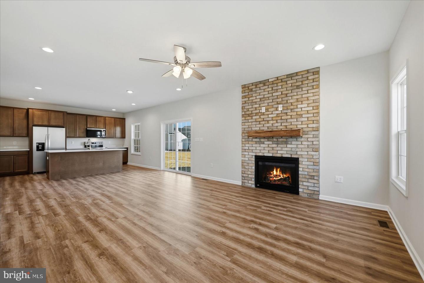 251 Rossmann Blvd