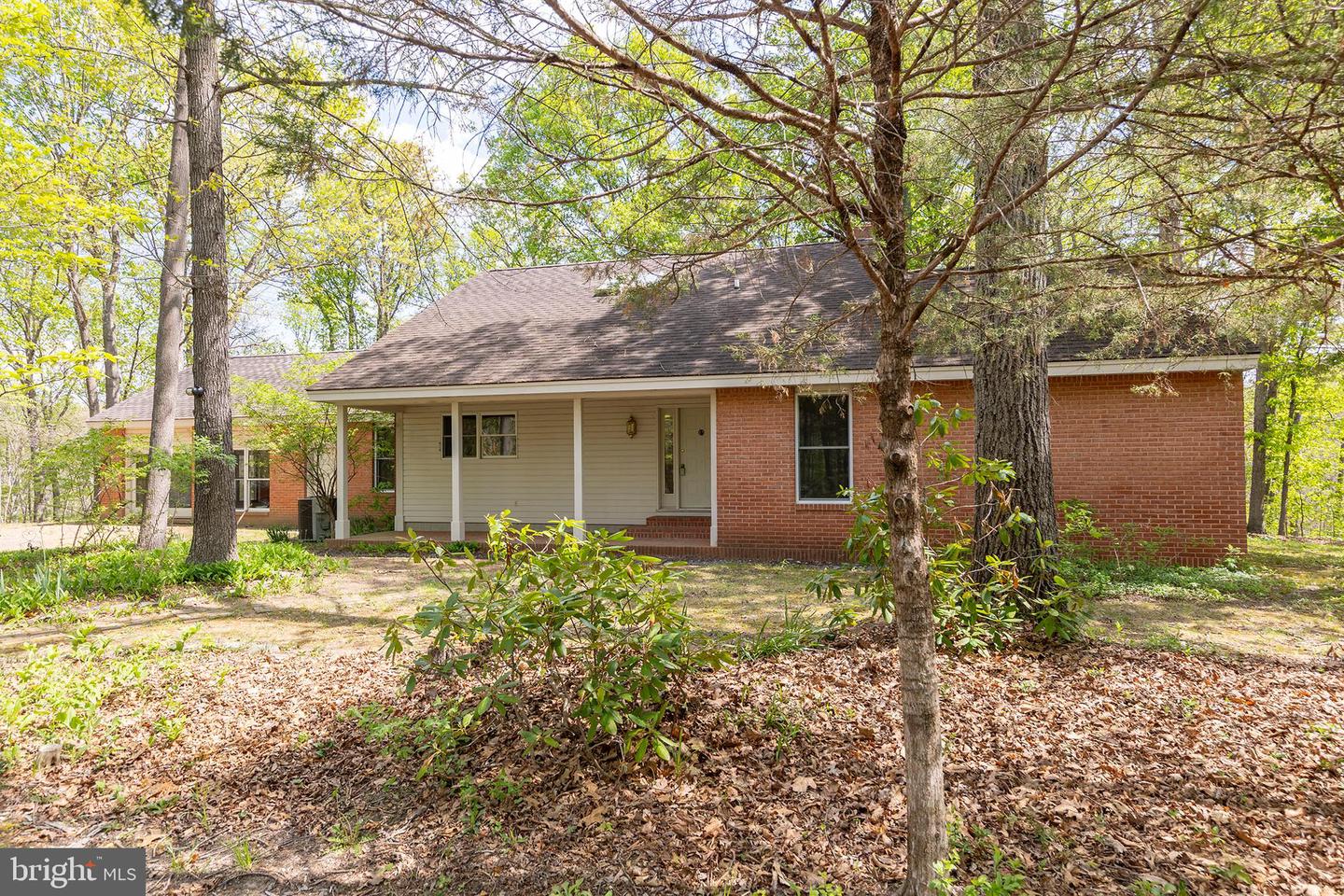 221 Settlers Lane