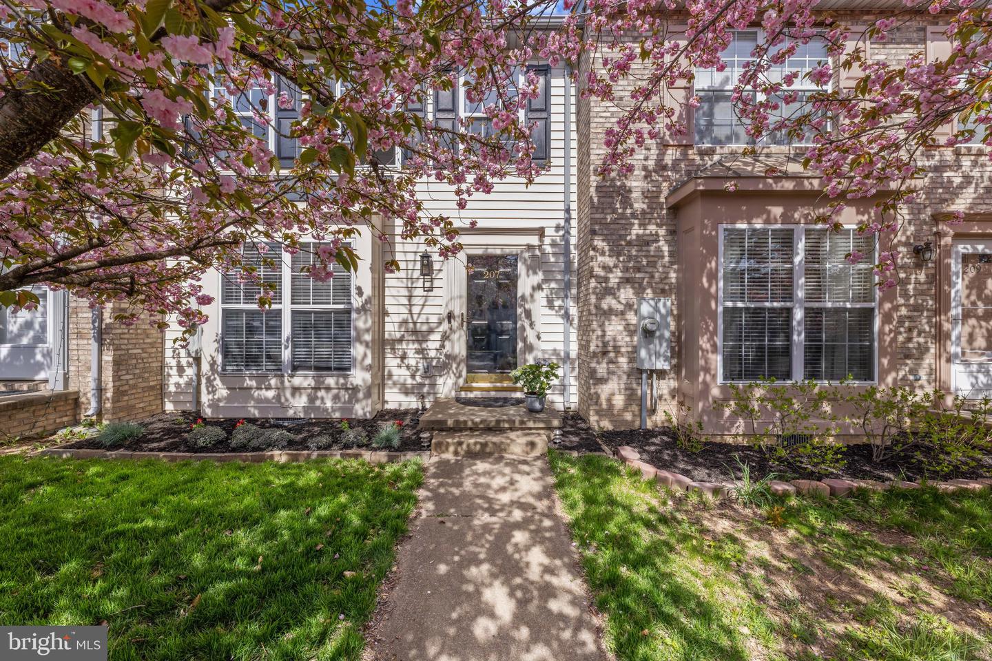 207 Stratford Dr, Winchester