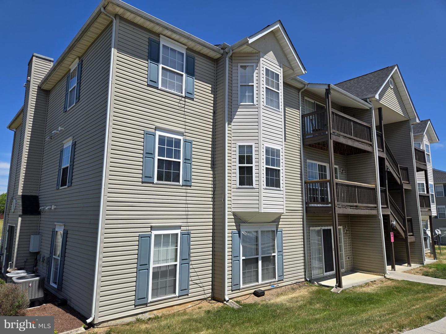 136 Brookland Court #8